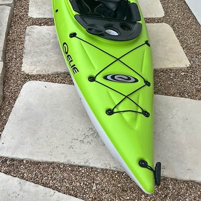 2 Kayaks – Pelican Castaway 100X & Elie Sound 100 Xe