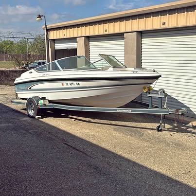 1997 Chaparral 1830 SS Boat With Magnum Trailer
