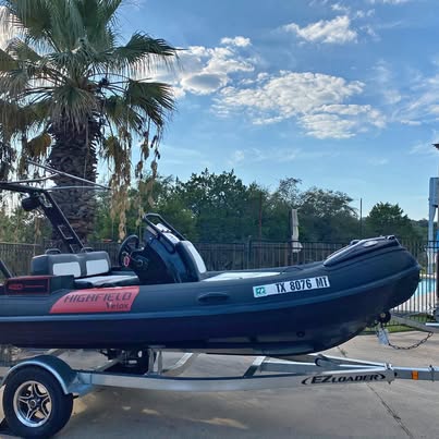 2025 Highfield Velox 420 Jet Boat