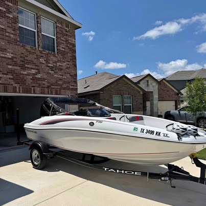 2022 Tahoe T16 - Excellent Condition
