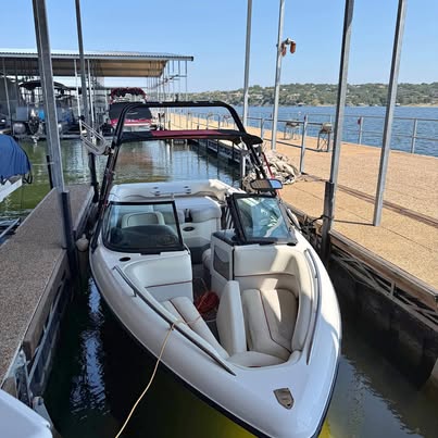 2002 Malibu Wakesetter 23FT Ski Boat
