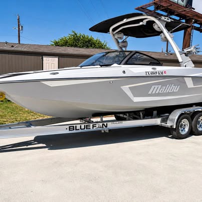 2022 Malibu 23 MXZ