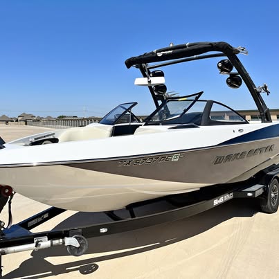 2015 Malibu Wakesetter 247 LSV
