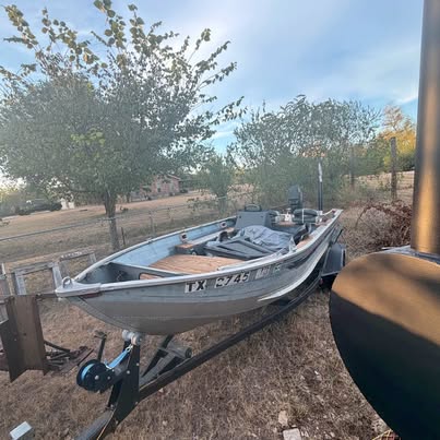 1986 Bass Tracker 25 Hp Motor