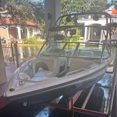2005 Air Nautique 216