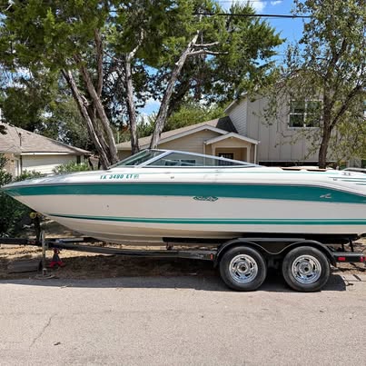 1991 Sea Ray 200 Bowrider – 5.7L V8 – 270 Hrs – Trailer