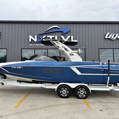 2017 Malibu Wakesetter 24 MXZ